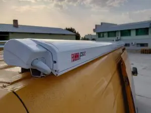 Тента за бус