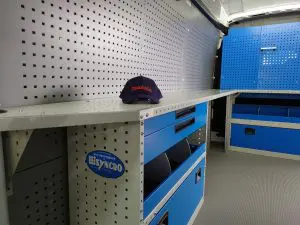 метален шкаф бус