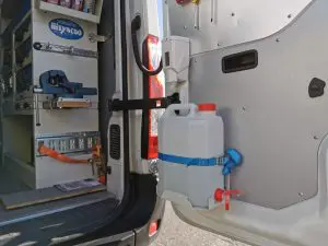 Туба за вода с кранче