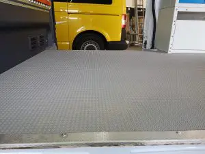 Каучуков под за бус за максимално сцепление