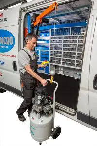 Кран за лекотоварен автомобил