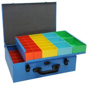 Метално куфарче с пластмасови кутийки