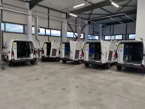 алуминиеви шкаф стелажи бус